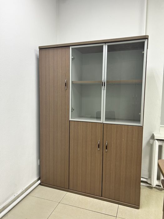 Продам офисный шкаф