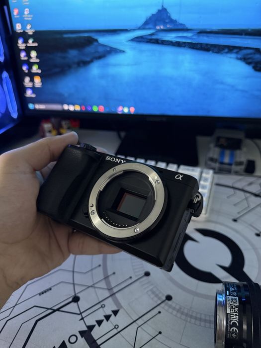 Sony A6100 + kit obiectiv sony 16-50mm