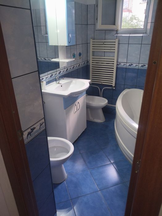 Închiriez apartament Rm.Valcea Str Dr.Hacman