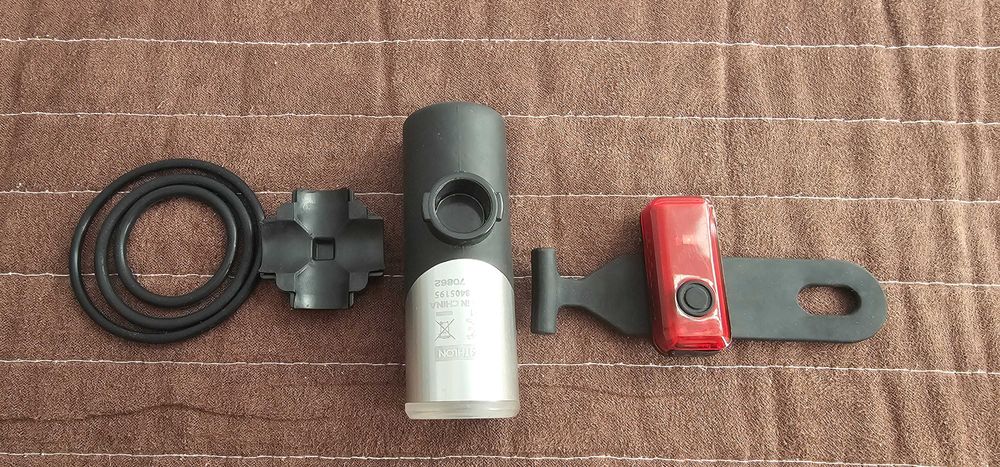 Set lumini bicicleta Elops LED 920 USB si Btwin LED 100 USB