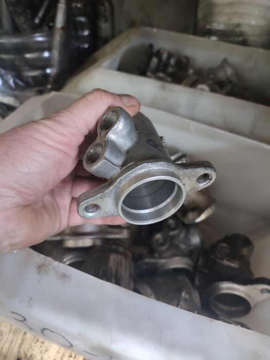 Корпус распределителя давления рейки