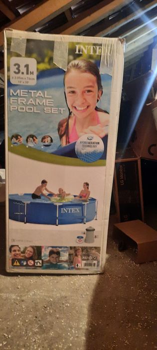 Piscina rotunda cu pompa