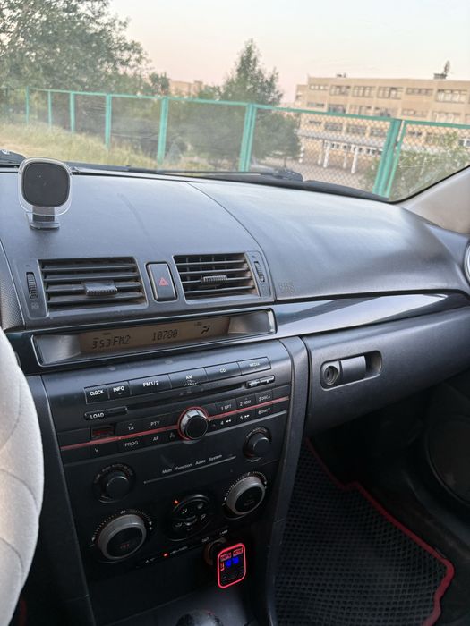 Продам машину мазда 3 2005 года срочно!