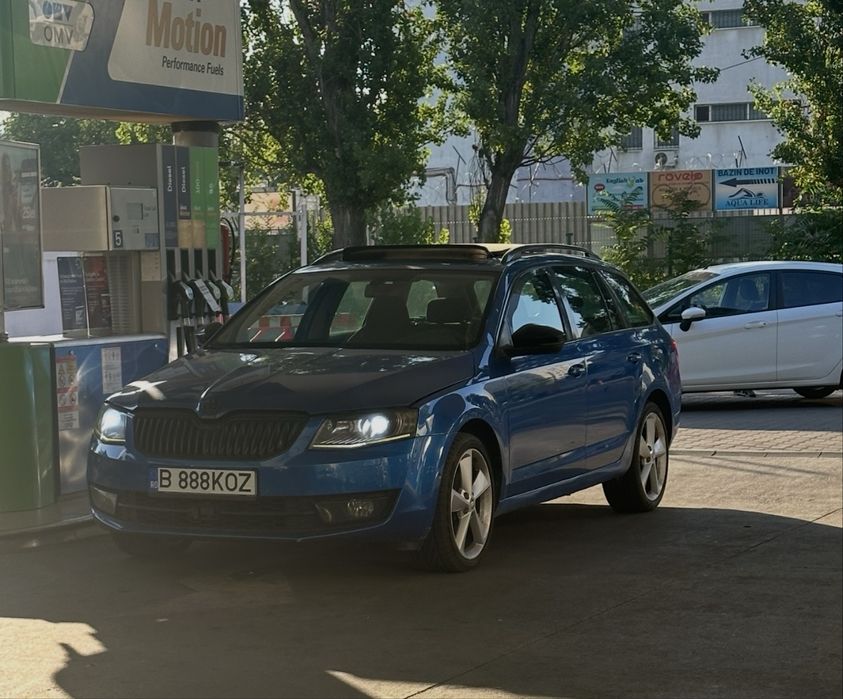 Skoda Octavia 1.6 TDI DSG Panoramic/CANTON/PARK Assist/FRONT Assist/KEYLESS