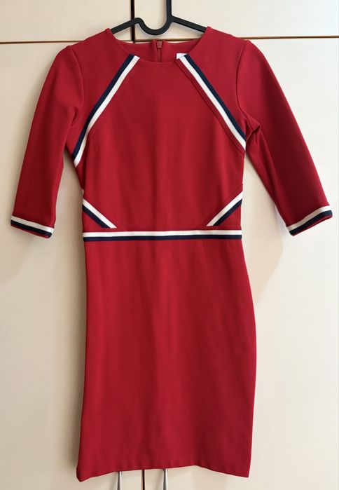 Рокля Cliche в червен цвят