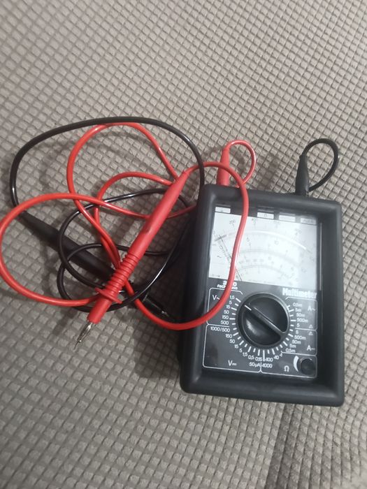 Multimetru analogic