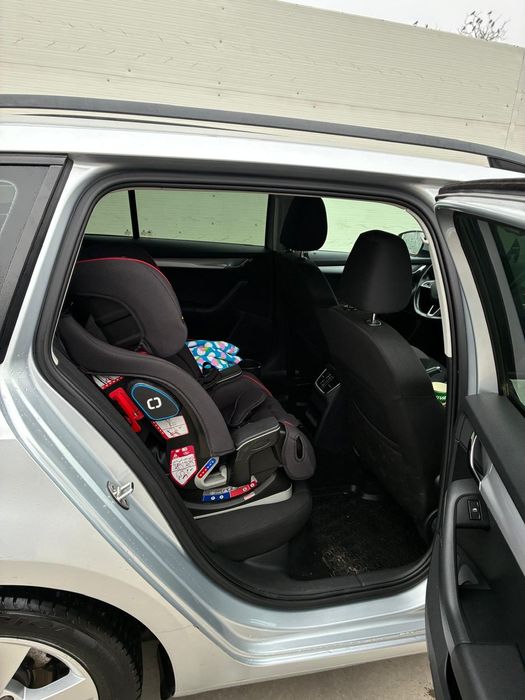 Skoda Octavia DSG 2L 150CP