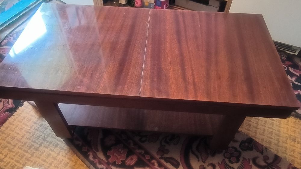 Продавам,холна ретро маса разтегателна