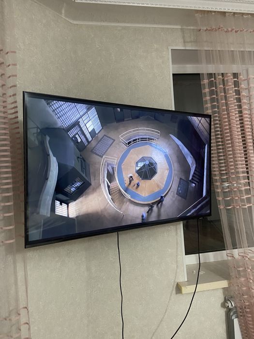 Телевизор Samsung топовый