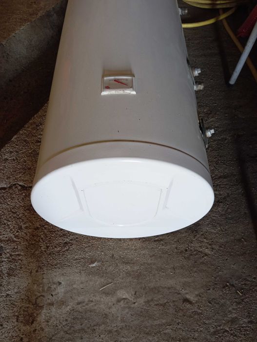 Продавам бойлер 120л.с две серпентини.