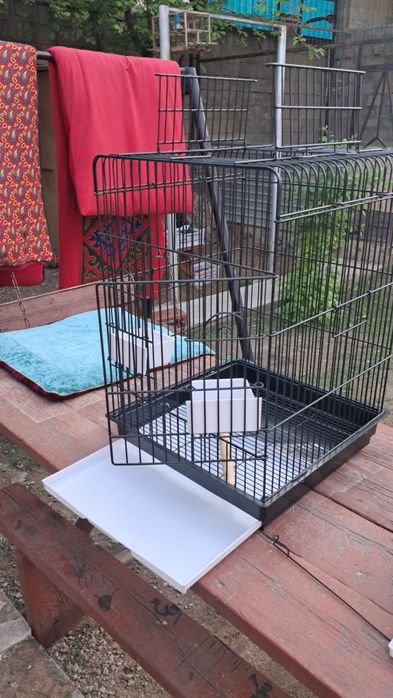 Продам большие клетки.