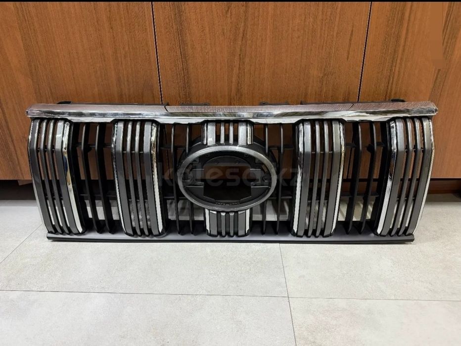 Решетка радиатора Prado 150 чёрная