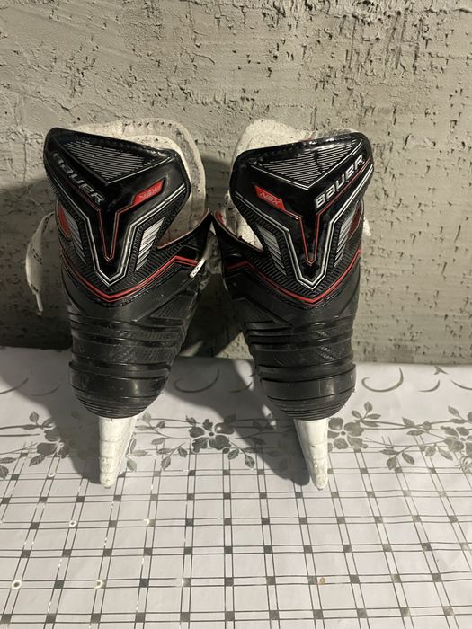 Коньки хоккейные