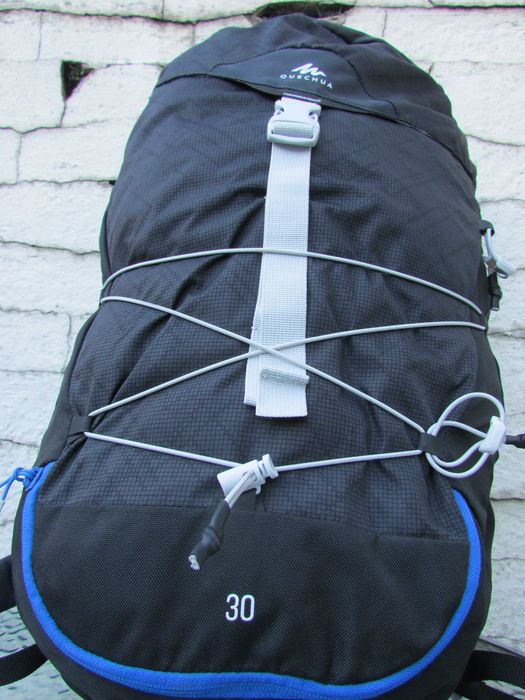 Туристическа раница  Quechua Decathlon 30L