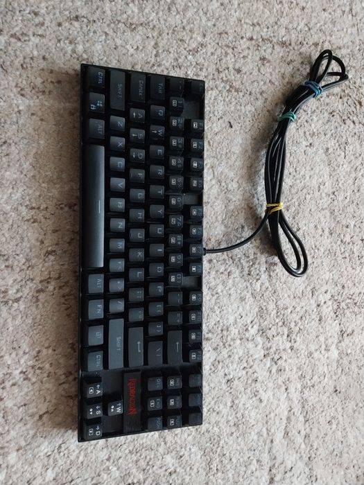 Tastatura Redragon luminata rosu