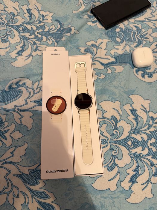 Samsung Galaxy Watch 7 (40mm) - CA NOU / Purtat de câteva ori