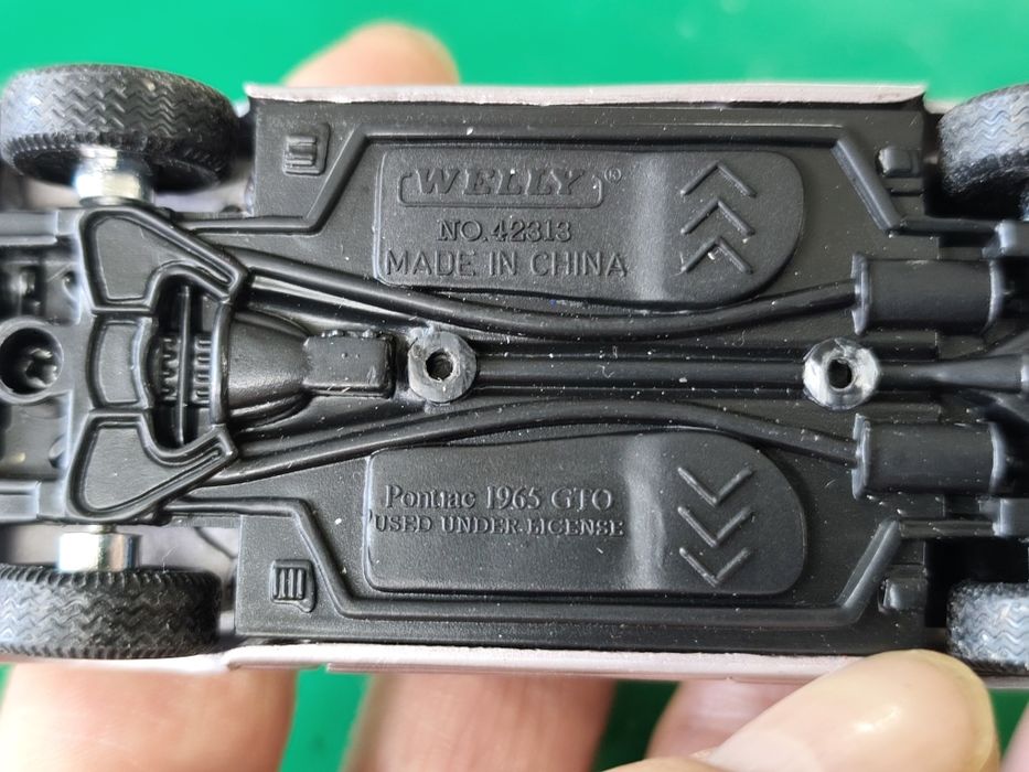 Количка welly pontiac 1965 gto
