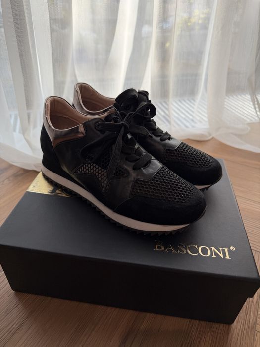 Женские кроссовки Basconi