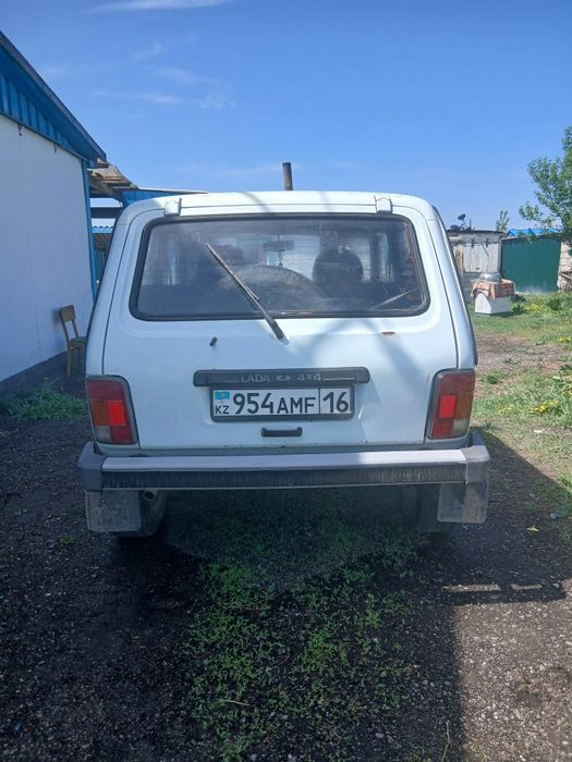 Машина нива лада