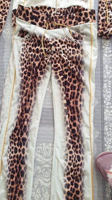 Дамски анцузи  на Roberto Kavali