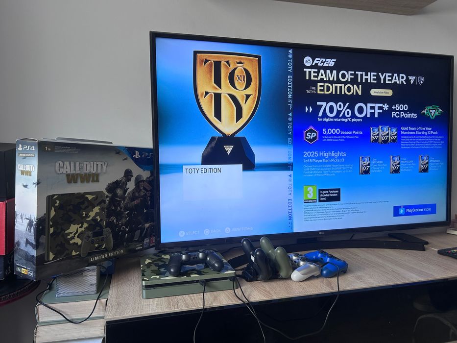Consola PS4 - 1TB - Limited edition Call of Duty + 5 manete + 4 jocuri