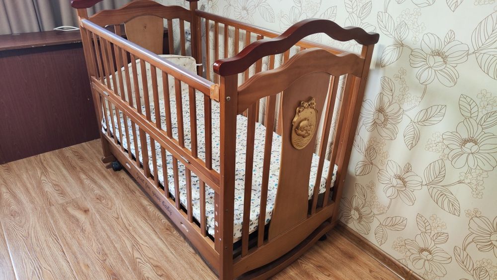 Детская кроватка