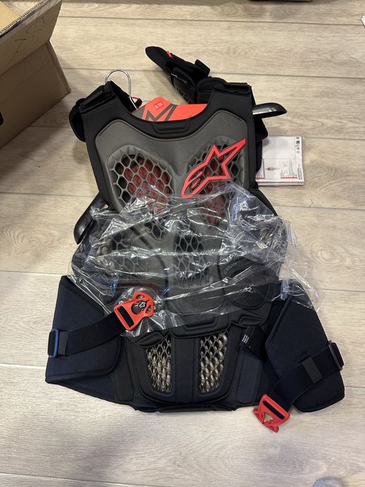 Панцирь alpine stars enduro новый A-6