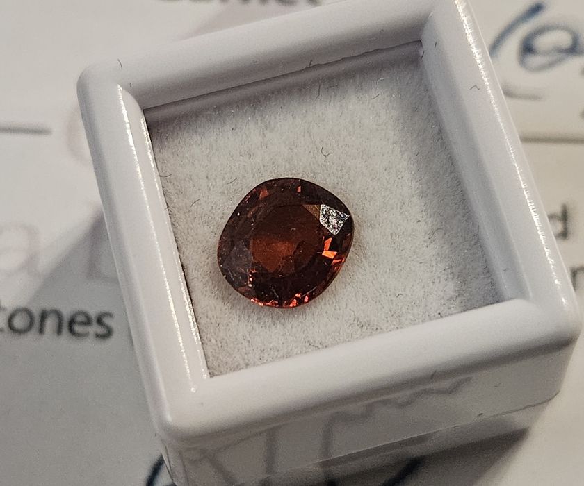 Натурален гранат 1.12 карата със сертификат