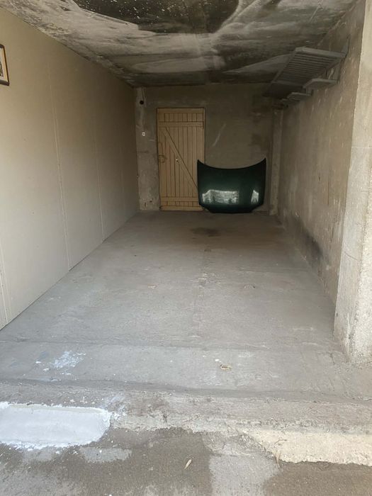 Давам гараж под наем