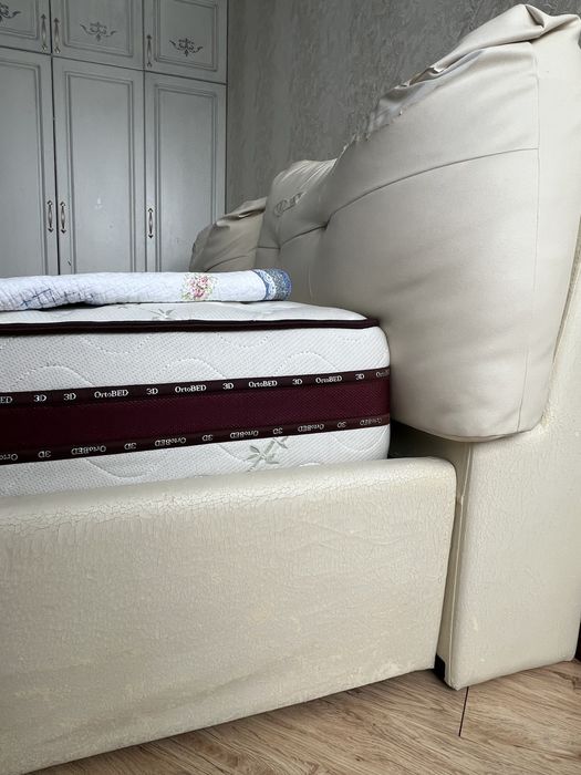 Продам кровать для спальни