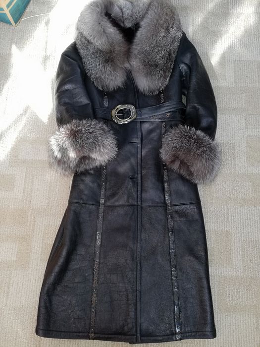 Натуральная дубленка. Мех чернобурки.