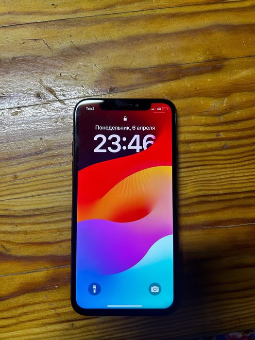 iphone  xs  в отличном состояний