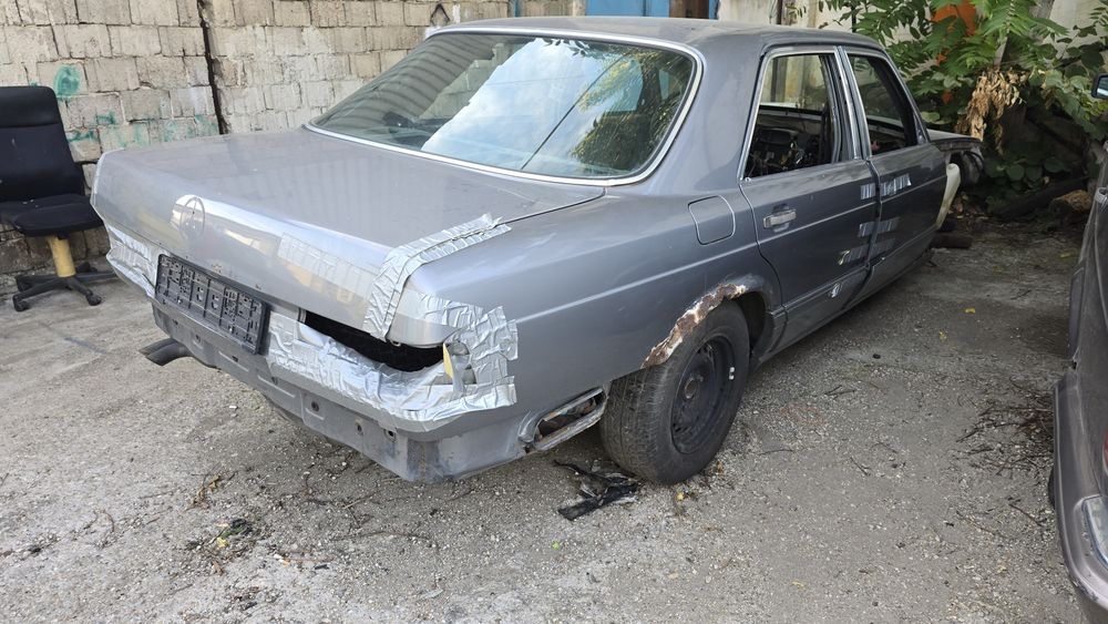 Vând Mercedes SEL560