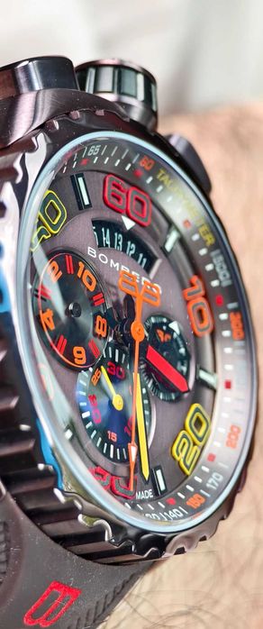 Часовник BOMBERG Bolt-68 ОРИГИНАЛЕН(купен от USA)