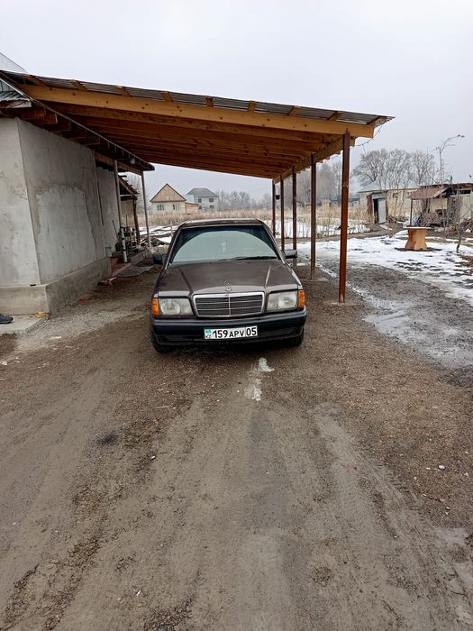 Мерс в хорошем состояние.