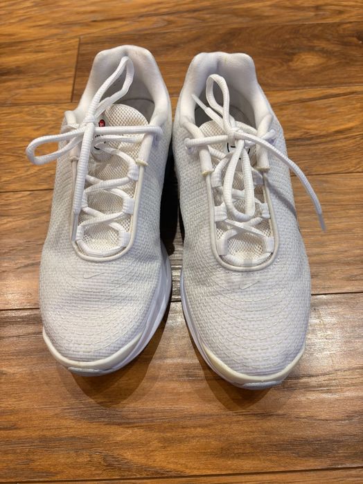 Nike Air Max DN в бяло с металик сребристи елементи