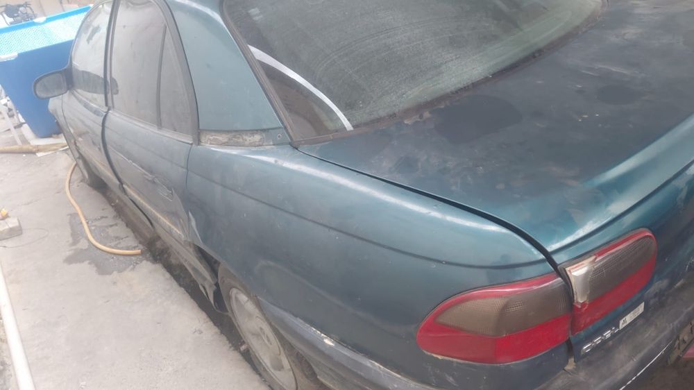 Opel Omega запчастка