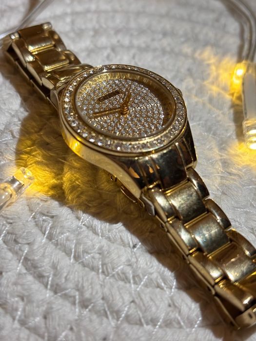 Ceas dama GUESS auriu cu cristale