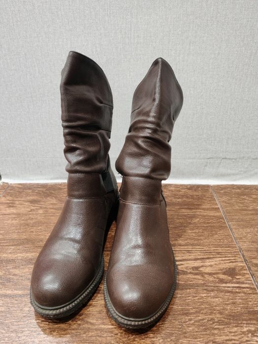 Продаются демисезонные полусапожки.