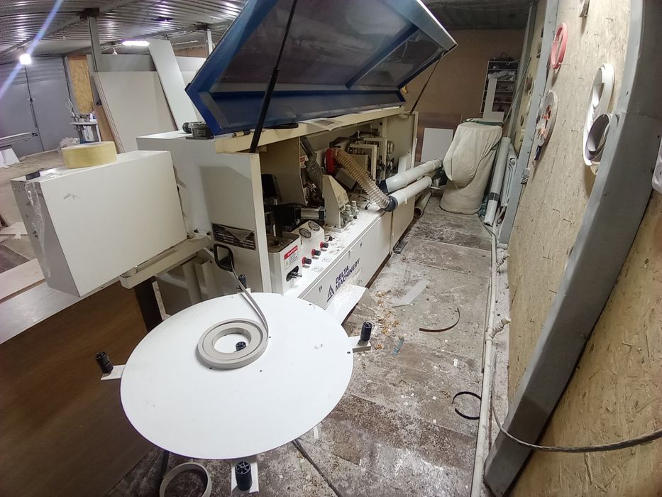 Кромкооблицовочный станок