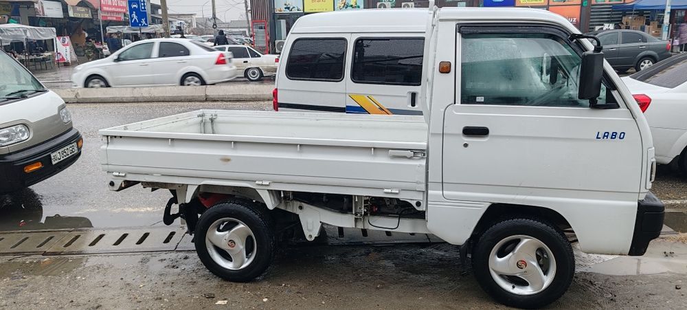 Автомобиль Шевралет Лабо