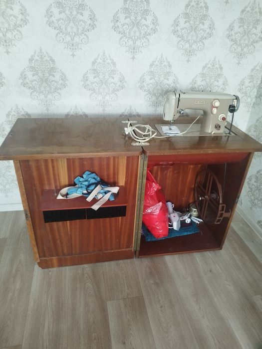 Продам Швейная машина