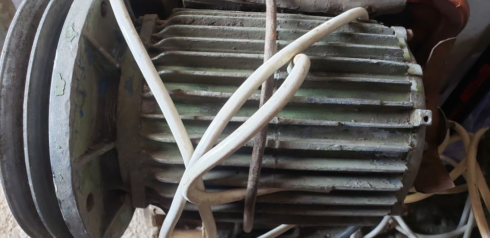 Motor electric monofazat cu fulie