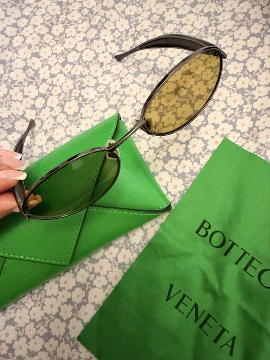 Bottega Veneta - Sardine oval sunglasses