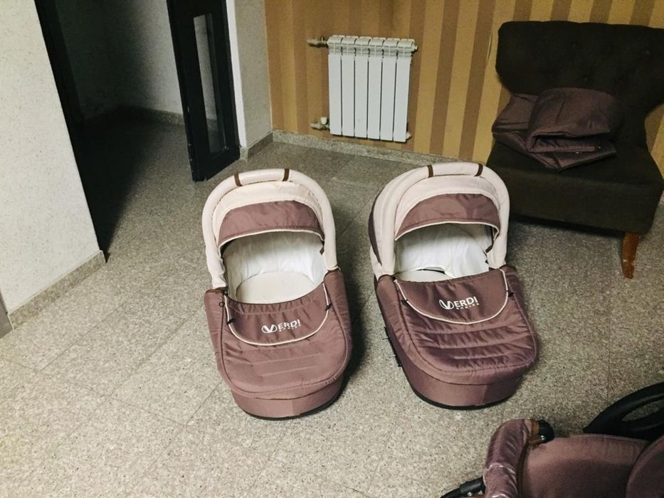 Кольяска для двойни