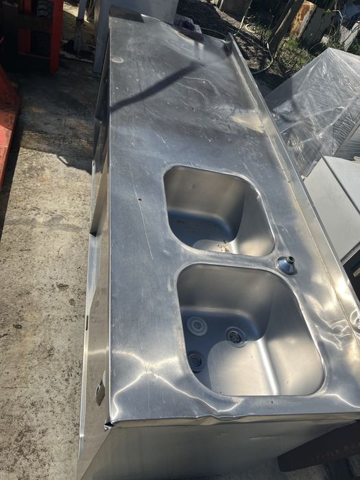 Работна маса неръждавейка