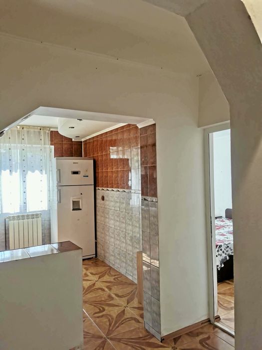 De inchiriat apartament cu 2 camere la parter zona garii