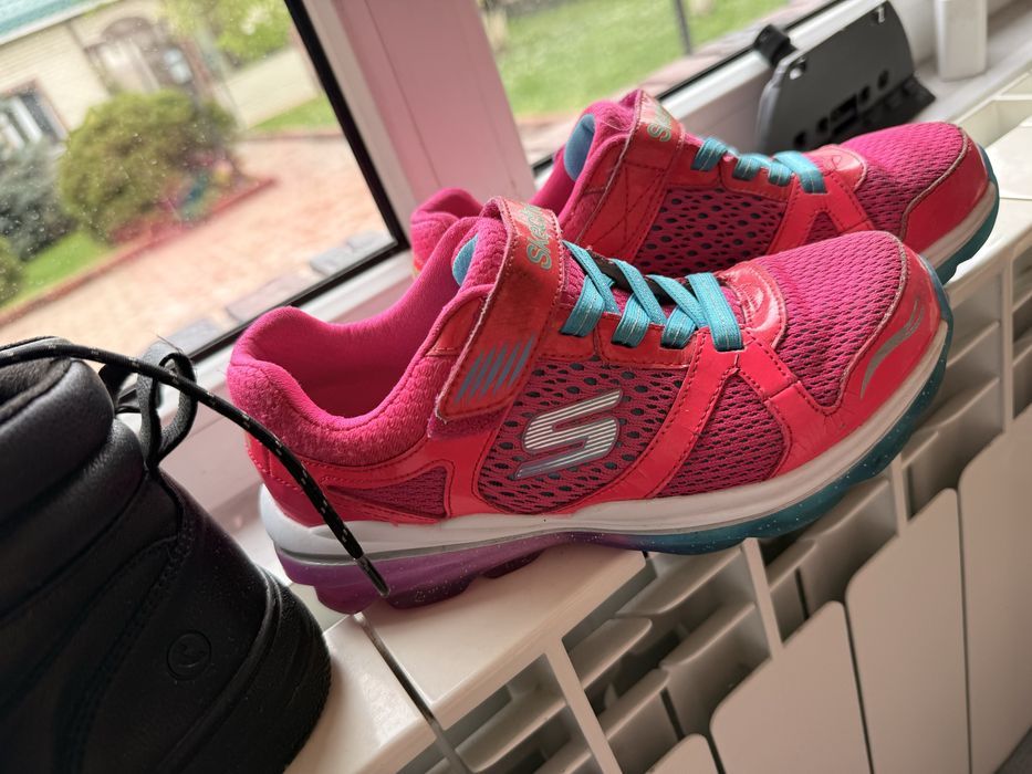 Кроссовки на девочку 33 размер