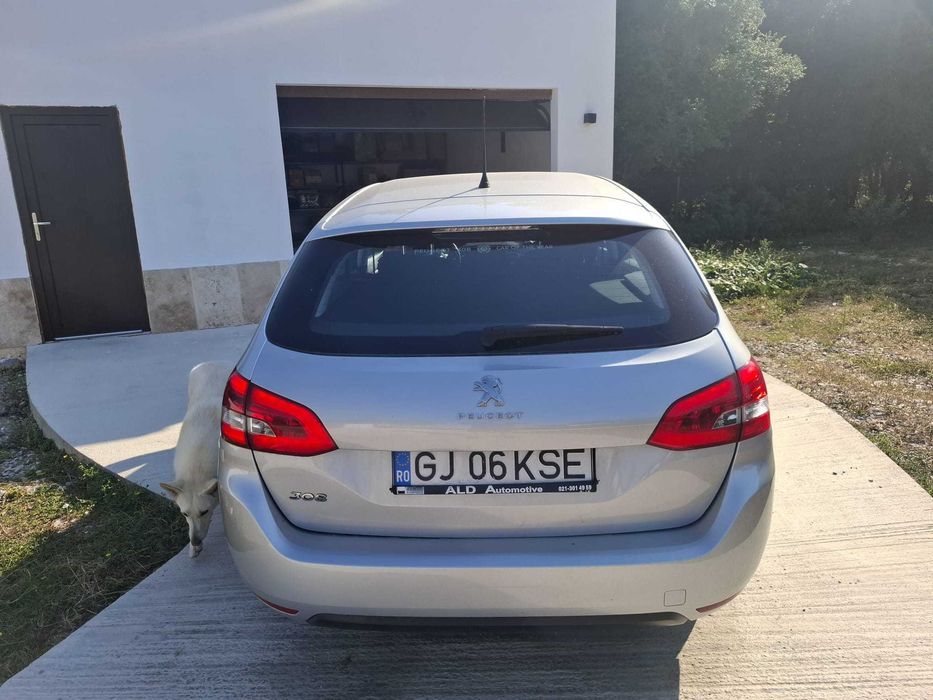 Vand masina Peugeot 308, SW,  avariata, an fabricatie -2014, motor diesel 1600 cmc