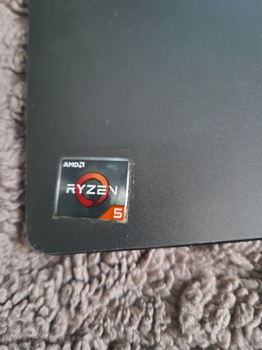 Laptop Lenovo ryzen5